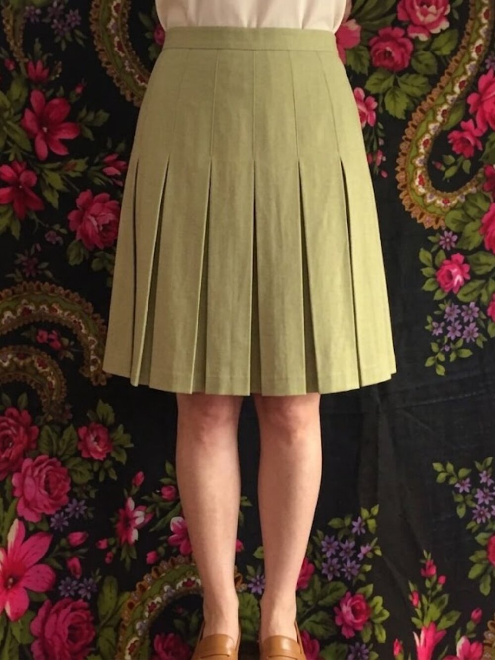 PLEATED. HENRI BENDEL SKIRT